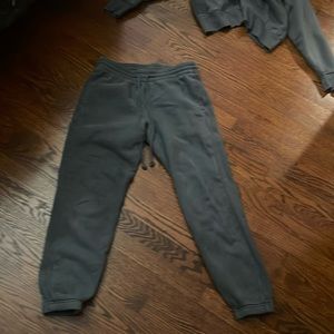 aritzia sweats grey